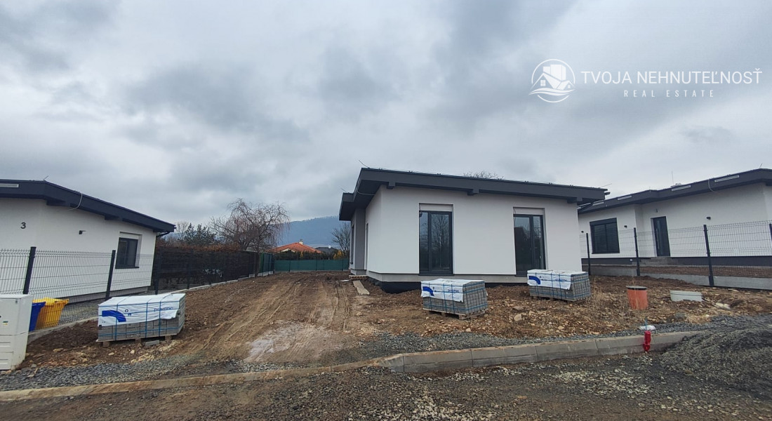 Posledný 3 izbový murovaný dom s pozemkom 502 m2 FINTICE-GRIBĽOVEC