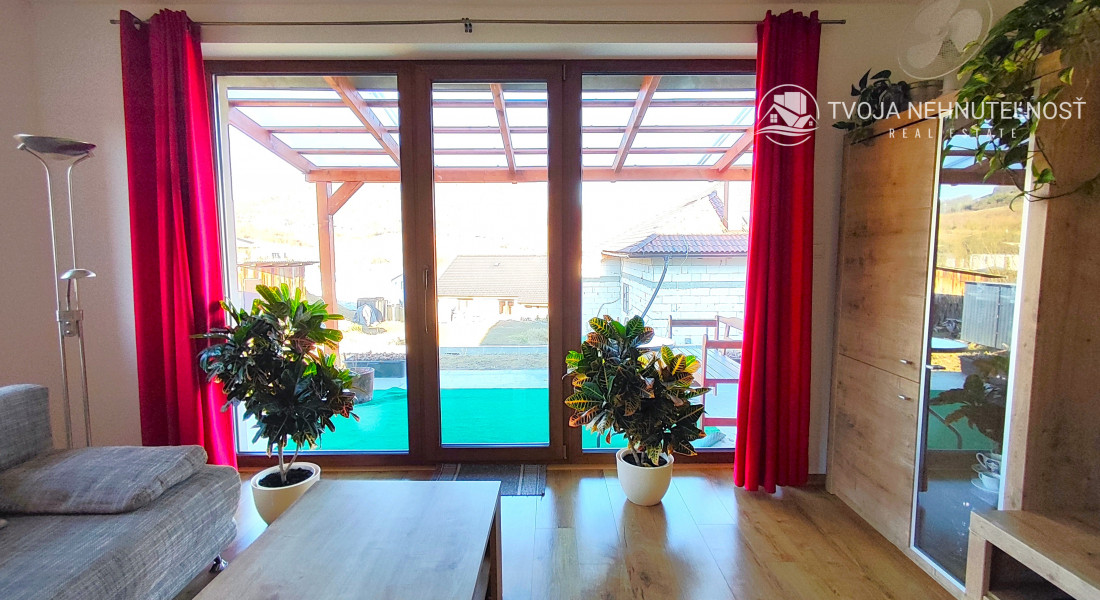 Na predaj krásny 4 izbový dom s možnosťou realizácie obytného podkrovia na 2 izby, veľkorysý pozemok 1000 m2, Fintice