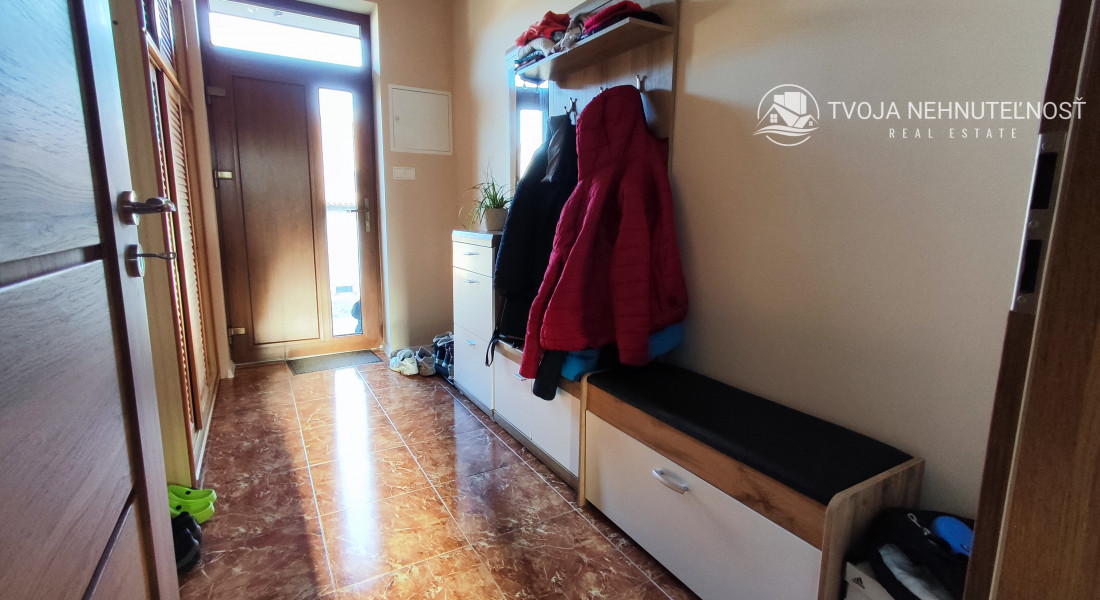 Na predaj krásny 4 izbový dom s možnosťou realizácie obytného podkrovia na 2 izby, veľkorysý pozemok 1000 m2, Fintice