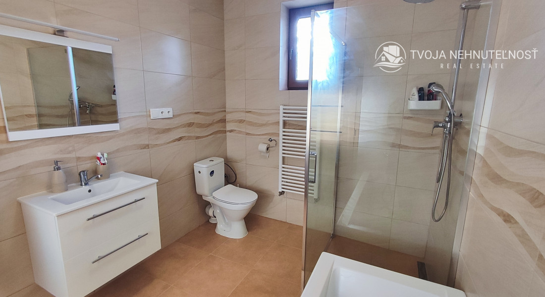 Na predaj krásny 4 izbový dom s možnosťou realizácie obytného podkrovia na 2 izby, veľkorysý pozemok 1000 m2, Fintice