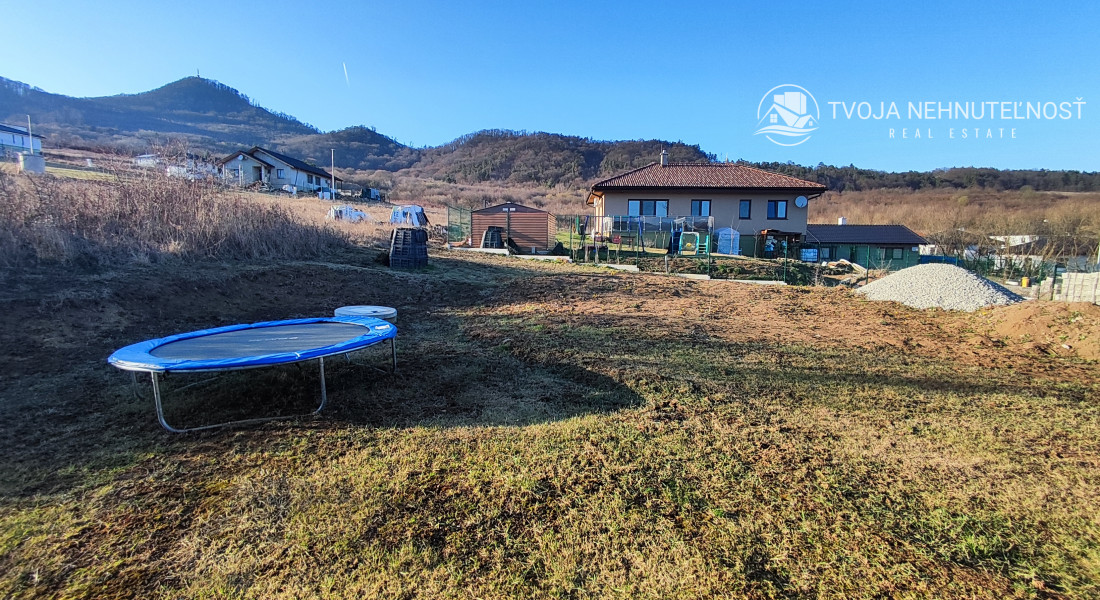 Na predaj krásny 4 izbový dom s možnosťou realizácie obytného podkrovia na 2 izby, veľkorysý pozemok 1000 m2, Fintice