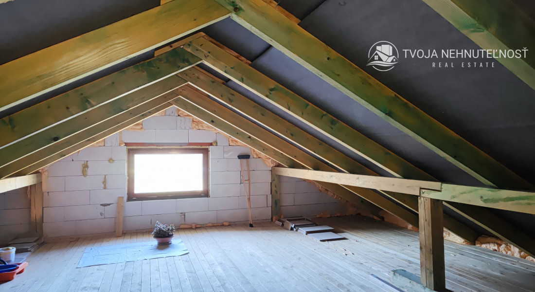 Na predaj krásny 4 izbový dom s možnosťou realizácie obytného podkrovia na 2 izby, veľkorysý pozemok 1000 m2, Fintice