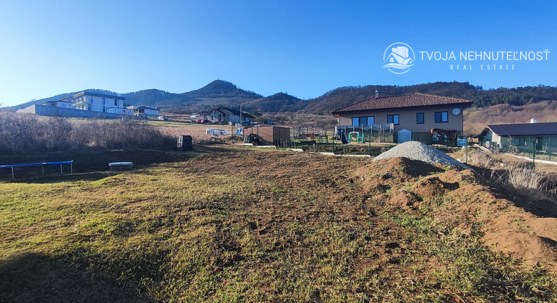 Na predaj krásny 4 izbový dom s možnosťou realizácie obytného podkrovia na 2 izby, veľkorysý pozemok 1000 m2, Fintice