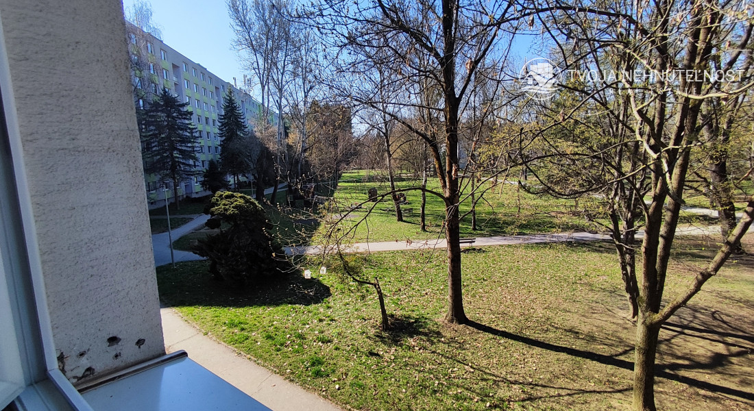 PRENAJATÝ DO 1.5.2026.....Slnečný 1 izbový byt 32 m2, Mukačevská, na dlhodobý prenájom, čiastočne zariadený