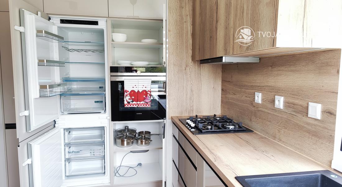 Prenajatý do 1.6.2026....Exkluzívny 2 izbový byt s loggiou pre náročnejších, Tekeľova ulica Ľubotice-Sekčov