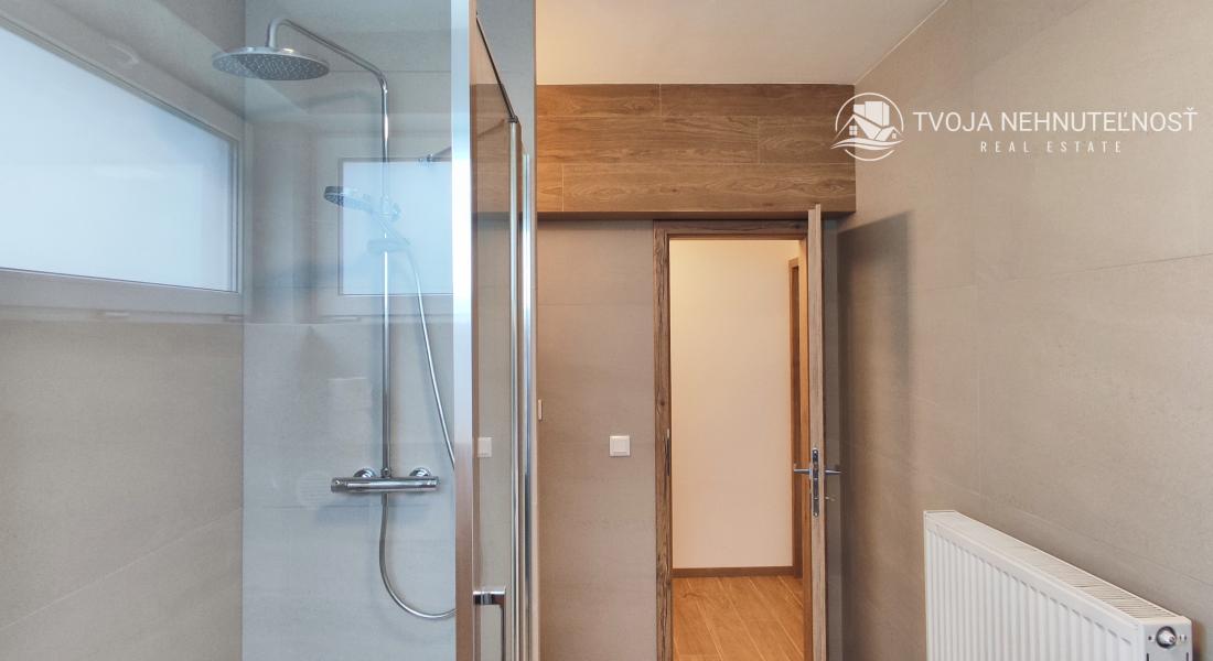 Prenajatý do 1.6.2026....Exkluzívny 2 izbový byt s loggiou pre náročnejších, Tekeľova ulica Ľubotice-Sekčov