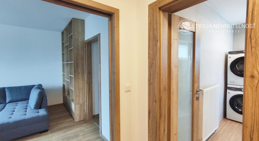 Prenajatý do 1.6.2026....Exkluzívny 2 izbový byt s loggiou pre náročnejších, Tekeľova ulica Ľubotice-Sekčov