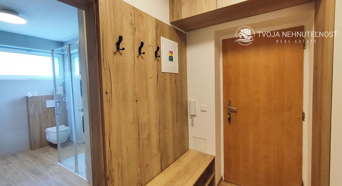 Prenajatý do 1.6.2026....Exkluzívny 2 izbový byt s loggiou pre náročnejších, Tekeľova ulica Ľubotice-Sekčov