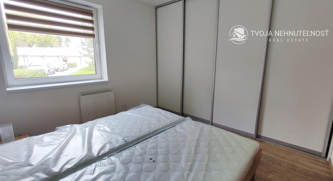 Prenajatý do 1.6.2026....Exkluzívny 2 izbový byt s loggiou pre náročnejších, Tekeľova ulica Ľubotice-Sekčov