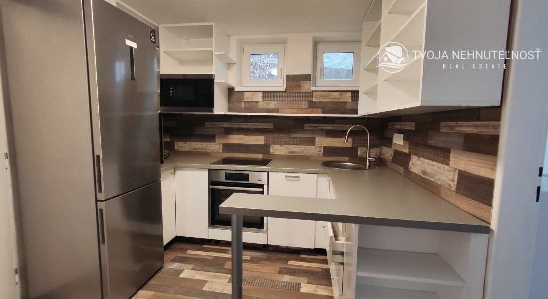 Prenajatý do 31.5.2026....Krásny samostatný 2,5 izbový byt v nájomnom dome Kvetná ulica Prešov