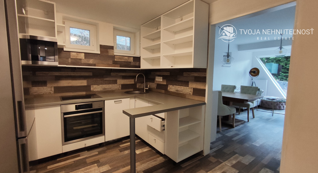 Prenajatý do 31.5.2026....Krásny samostatný 2,5 izbový byt v nájomnom dome Kvetná ulica Prešov