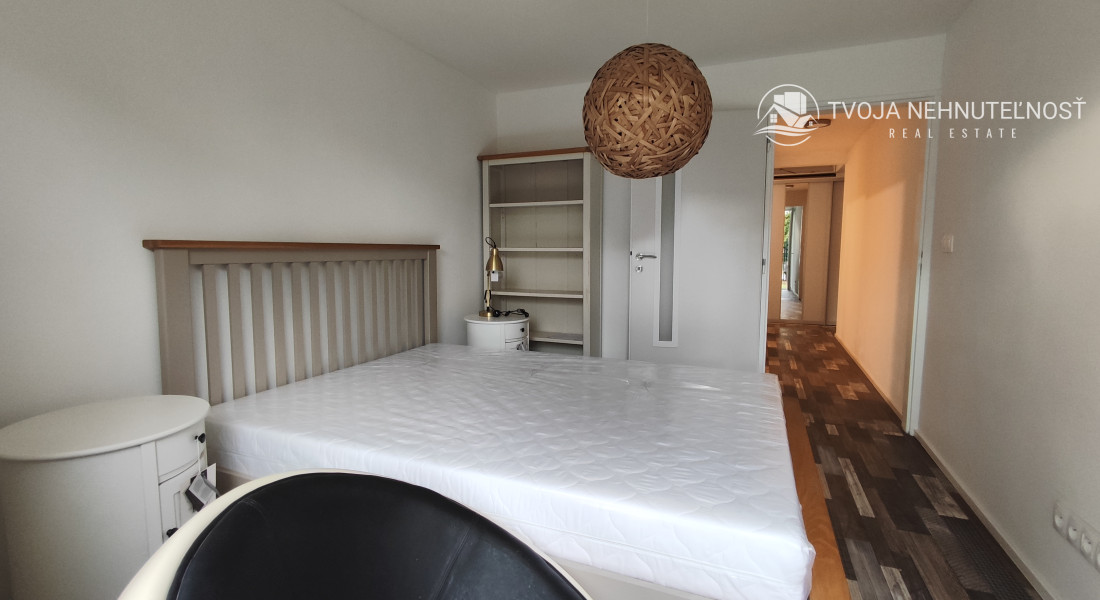 Prenajatý do 31.5.2026....Krásny samostatný 2,5 izbový byt v nájomnom dome Kvetná ulica Prešov