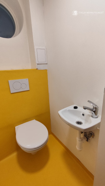 Prenajatý do 31.5.2026....Krásny samostatný 2,5 izbový byt v nájomnom dome Kvetná ulica Prešov