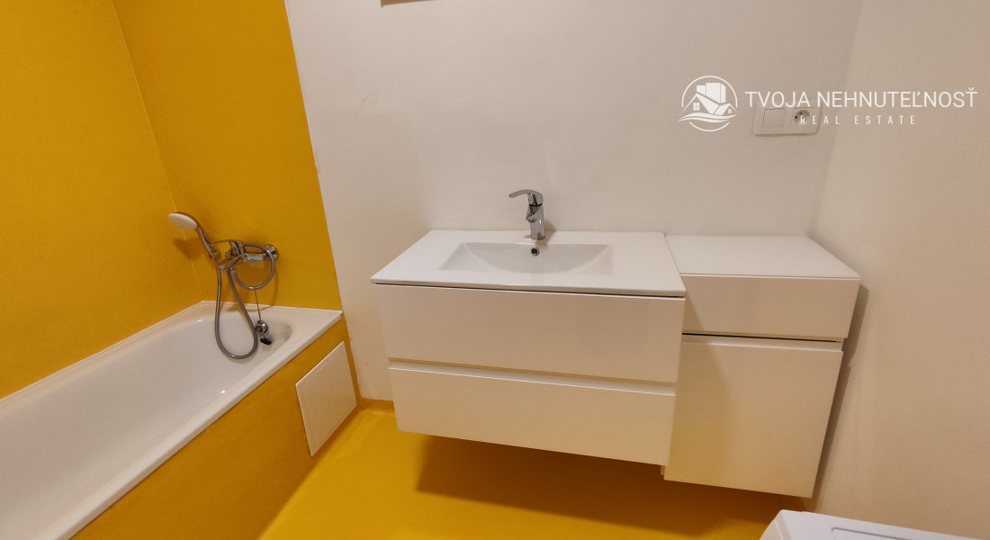 Prenajatý do 31.5.2026....Krásny samostatný 2,5 izbový byt v nájomnom dome Kvetná ulica Prešov