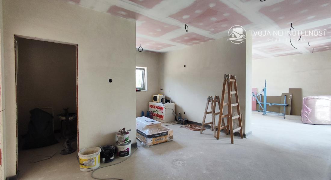 NOVÁ PONUKA! Na predaj 4 izbový tehlový holodom Vyšná Šebastová, komfortný pozemok 8,5a