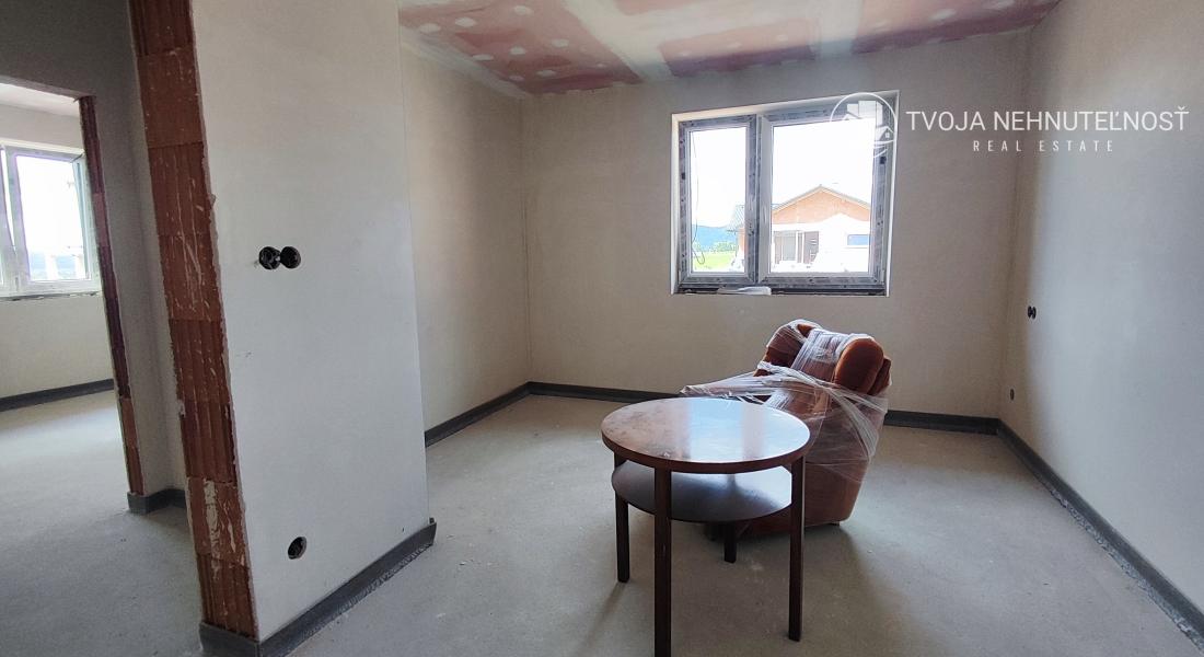 NOVÁ PONUKA! Na predaj 4 izbový tehlový holodom Vyšná Šebastová, komfortný pozemok 8,5a