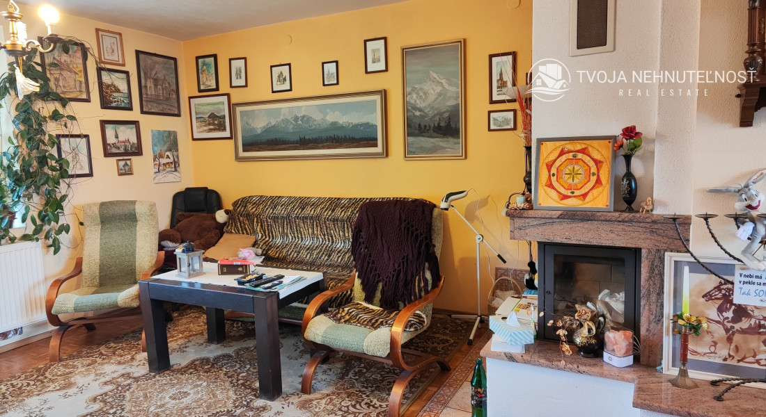 Perspektívny 5 izbový rodinný dom s garážou a prístreškom pre auto, Ľubotice, rovinatý pozemok 600 m2, podpivničený