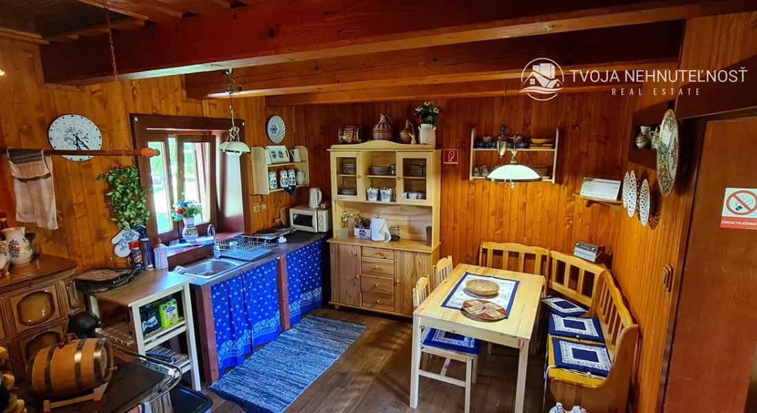 Dom s areálom na podnikanie, pozemok 2500 m2, dom - ubytovanie, jazierko, 2x altánok, biliardový dom, detské atrakcie