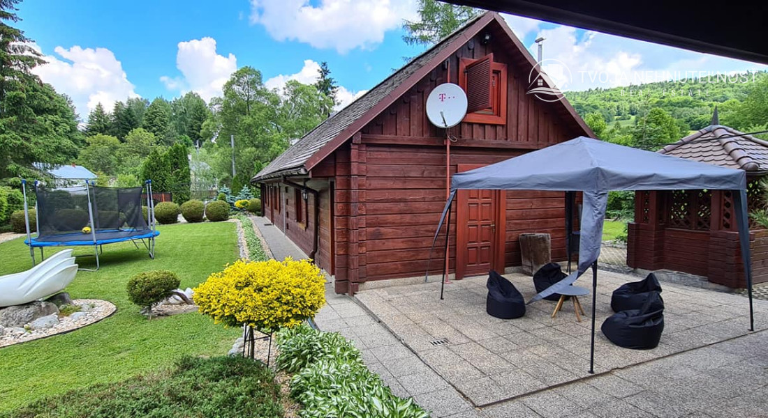 Dom s areálom na podnikanie, pozemok 2500 m2, dom - ubytovanie, jazierko, 2x altánok, biliardový dom, detské atrakcie