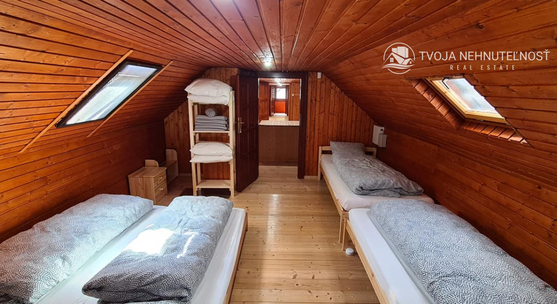 Dom s areálom na podnikanie, pozemok 2500 m2, dom - ubytovanie, jazierko, 2x altánok, biliardový dom, detské atrakcie