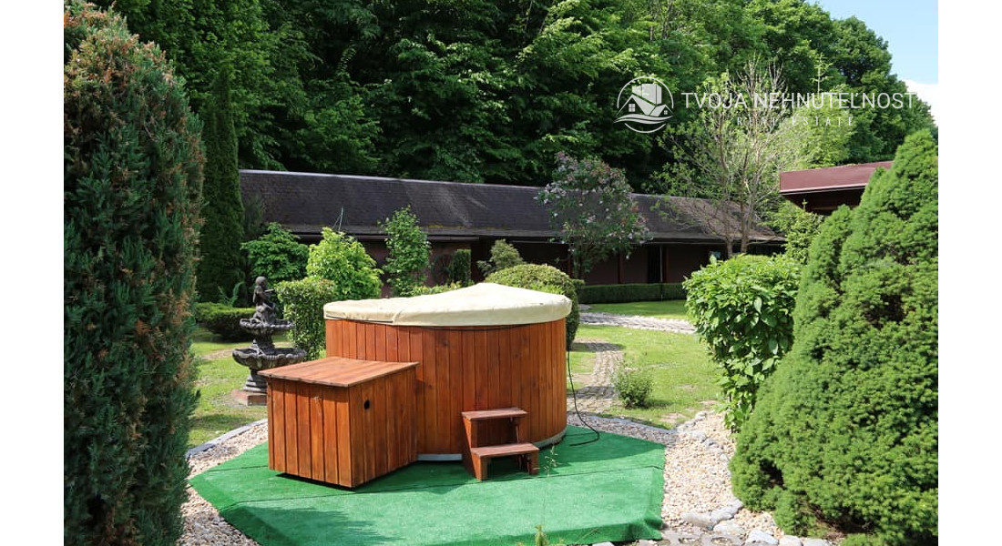 Dom s areálom na podnikanie, pozemok 2500 m2, dom - ubytovanie, jazierko, 2x altánok, biliardový dom, detské atrakcie