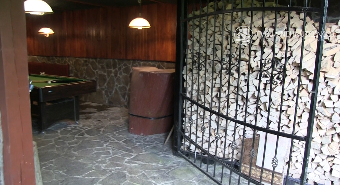 Dom s areálom na podnikanie, pozemok 2500 m2, dom - ubytovanie, jazierko, 2x altánok, biliardový dom, detské atrakcie