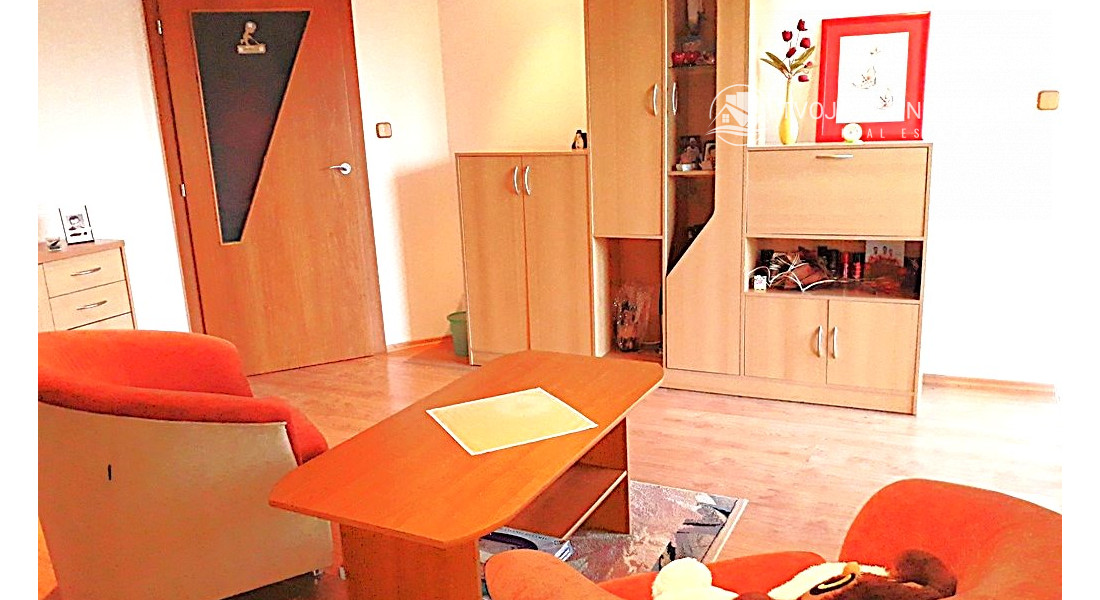 Rodinný dom v tichej lokalite s bazénom, garážou, kompletne zariadený