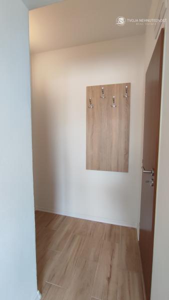 Prenajatá do 1.10.2026...  zariadená garsónka 20 m2 komplet rekonštrukcia, voľná ihneď