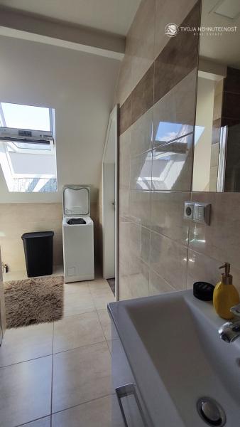 Lukratívne prenajatý investičný rodinný dom s dvomi bytmi Ľubotice, možnosť výstavby ďalšieho domu