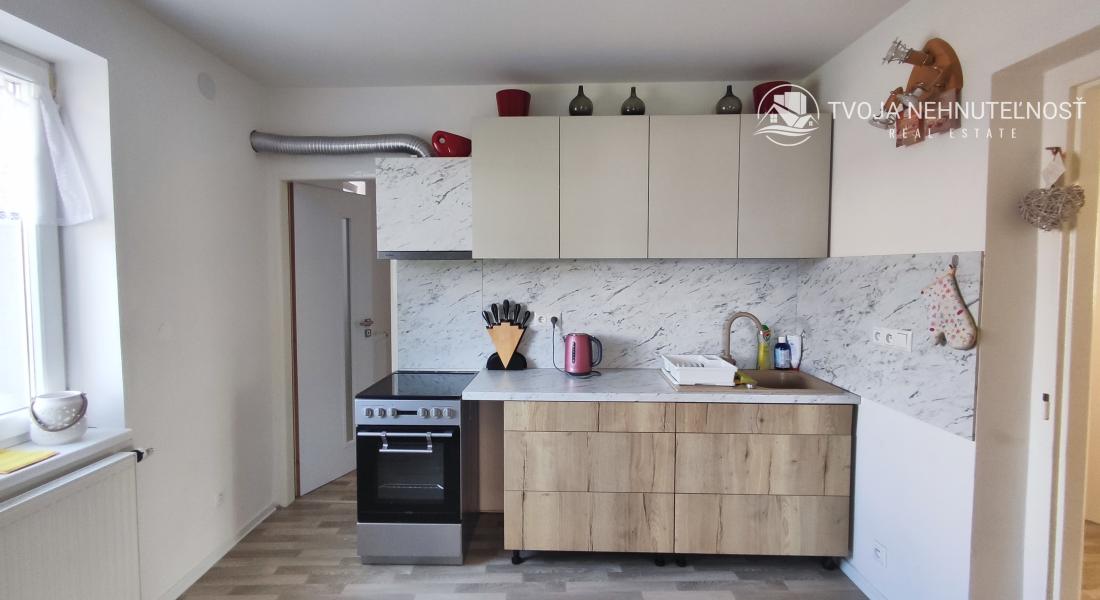 Lukratívne prenajatý investičný rodinný dom s dvomi bytmi Ľubotice, možnosť výstavby ďalšieho domu