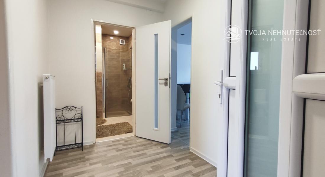 Lukratívne prenajatý investičný rodinný dom s dvomi bytmi Ľubotice, možnosť výstavby ďalšieho domu