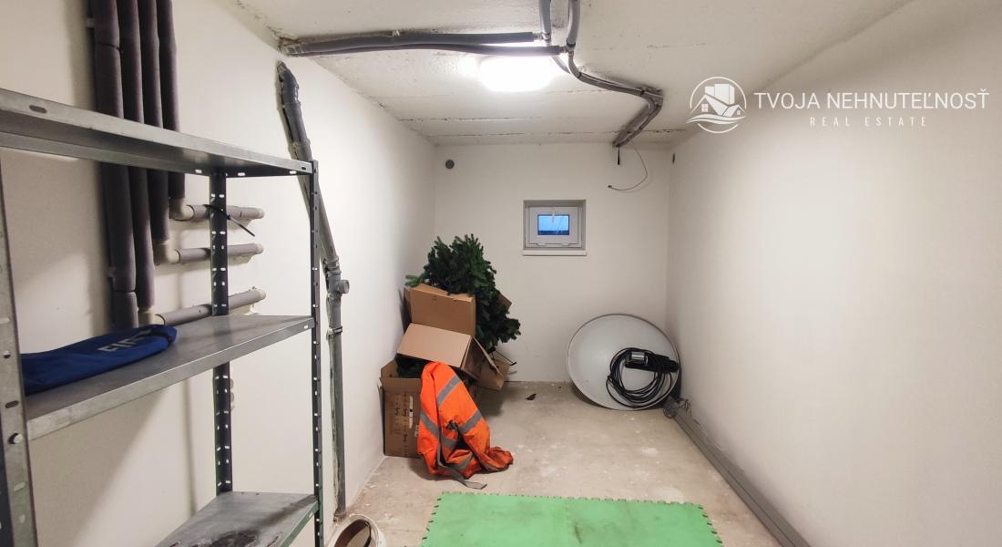 Lukratívne prenajatý investičný rodinný dom s dvomi bytmi Ľubotice, možnosť výstavby ďalšieho domu