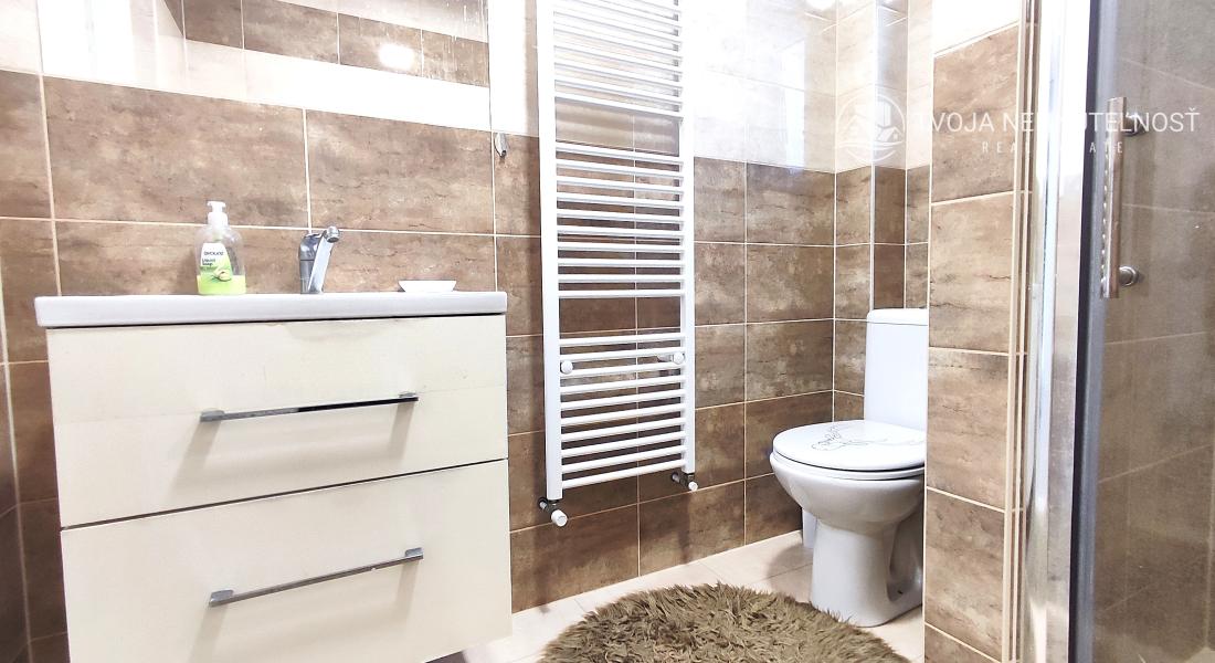 Lukratívne prenajatý investičný rodinný dom s dvomi bytmi Ľubotice, možnosť výstavby ďalšieho domu