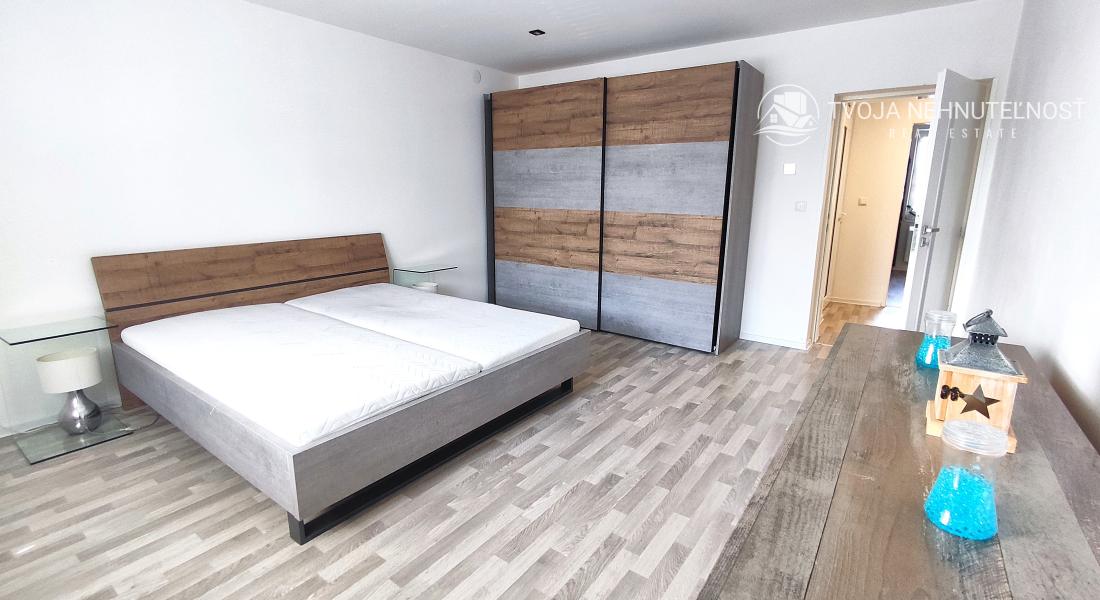 Lukratívne prenajatý investičný rodinný dom s dvomi bytmi Ľubotice, možnosť výstavby ďalšieho domu