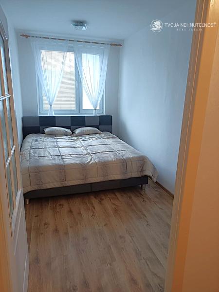 Prenajatý do 1.11.2026....Slnečný 2 izbový byt s nádhernym výhľadom na les, zariadený