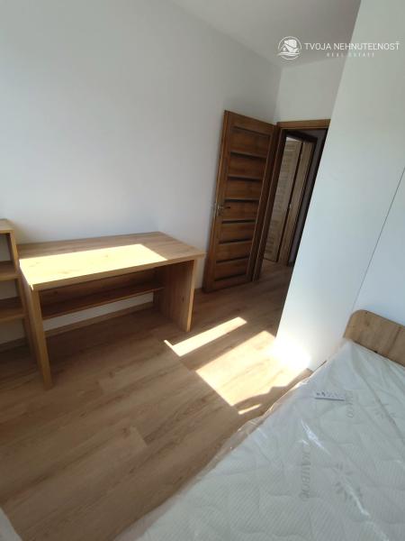 Prenajatý do 15.09.2026 ...... 3 izbový rodinný dom na dlhodobý prenájom, zariadený, 2x parkovacie miesto, záhradka