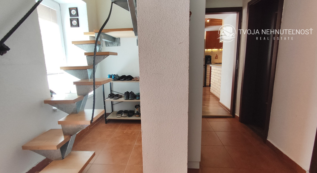 Perspektívny zariadený rodinný dom na bývanie aj prenájom, v skvelej lokalite a blízko električky Nová Lesná