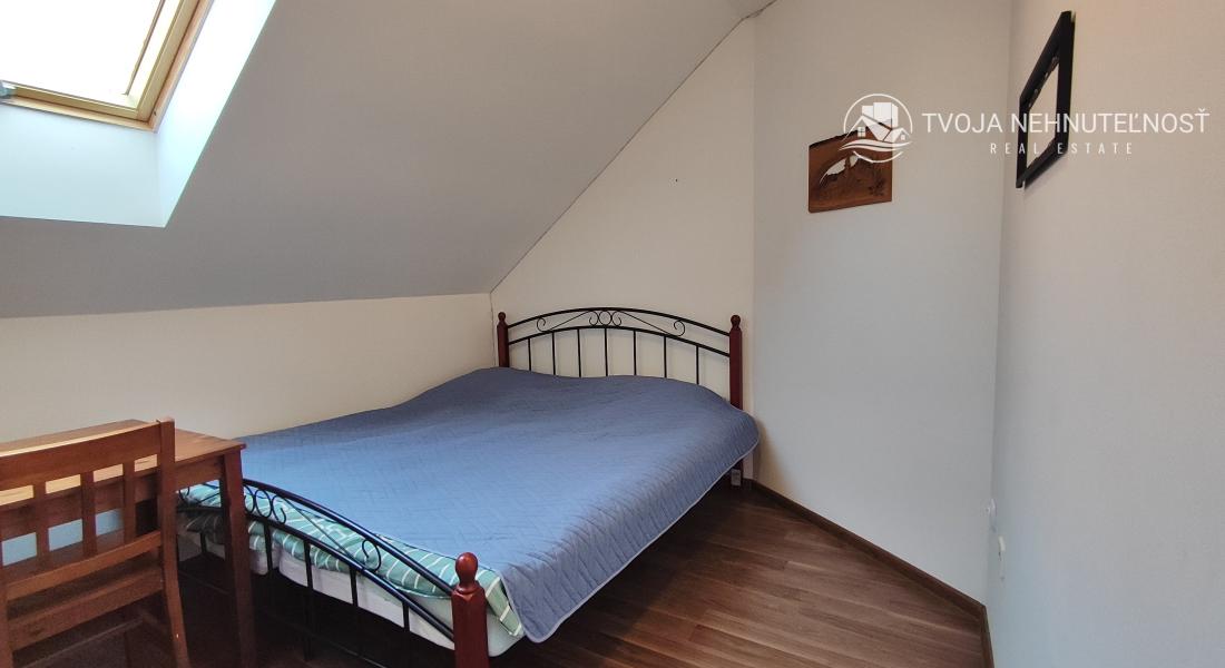 Perspektívny zariadený rodinný dom na bývanie aj prenájom, v skvelej lokalite a blízko električky Nová Lesná