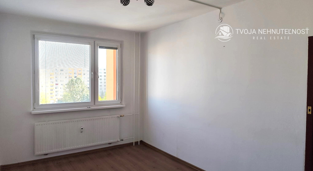 PREDANÝ .... Na predaj veľký 3 izbový byt v zachovalom udržiavanom pôvodnom stave Lomnická