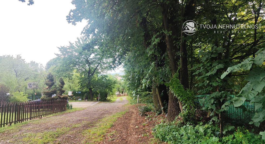 Poľnohospodárska pôda v meste - na rastlinnú alebo živočíšnu výrobu, extravilán