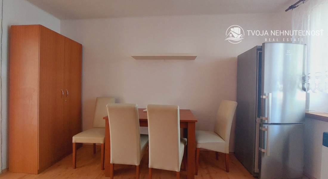 Na predaj tehlový 2 izbový byt s balkónom v blízkosti OC NOVUM, aktuálne prenajatý