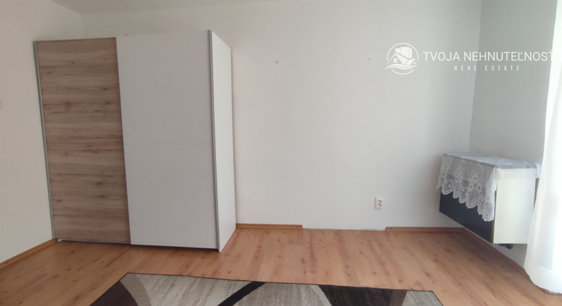 Na predaj tehlový 2 izbový byt s balkónom v blízkosti OC NOVUM, aktuálne prenajatý