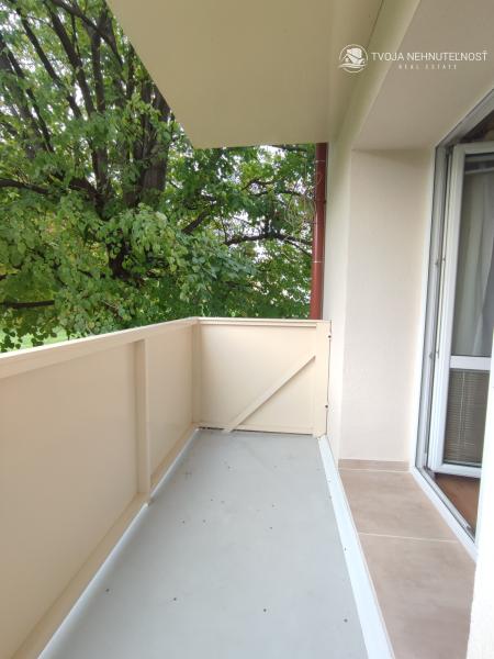 Na predaj tehlový 2 izbový byt s balkónom v blízkosti OC NOVUM, aktuálne prenajatý
