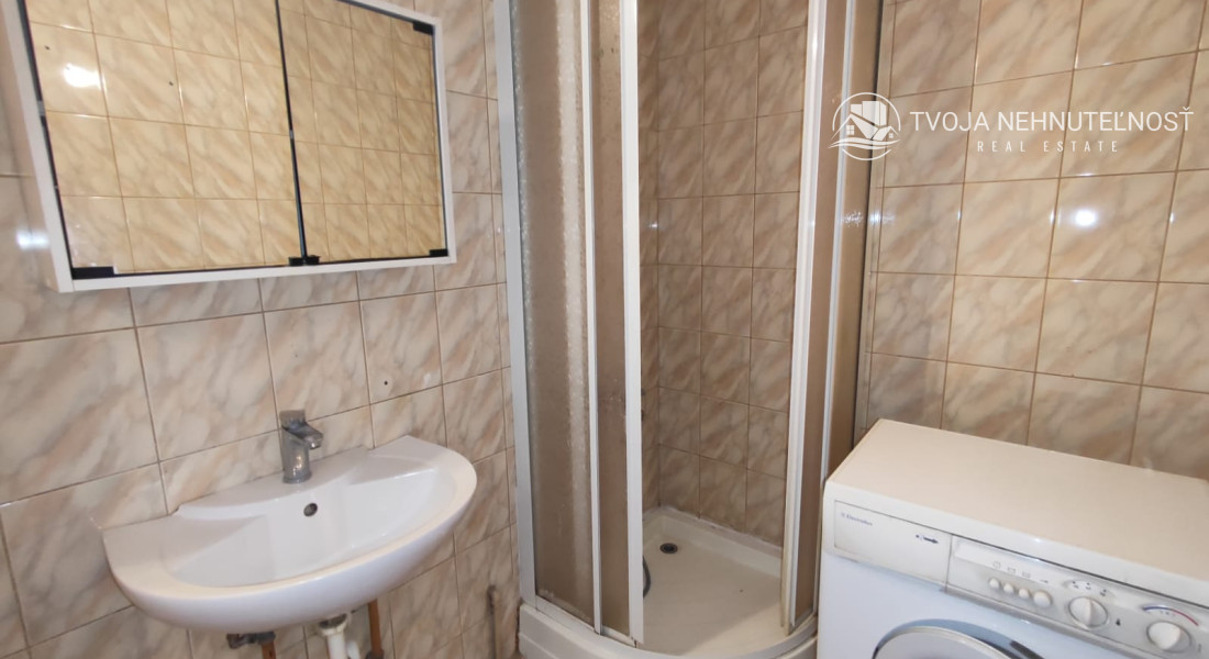 REZERVOVANÝ .... Veľký 4 izbový byt 86 m2, Sabinovská, ihneď k dispozícii