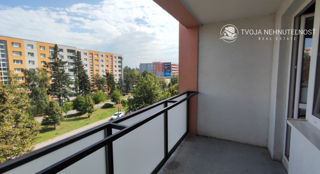 REZERVOVANÝ .... Veľký 4 izbový byt 86 m2, Sabinovská, ihneď k dispozícii