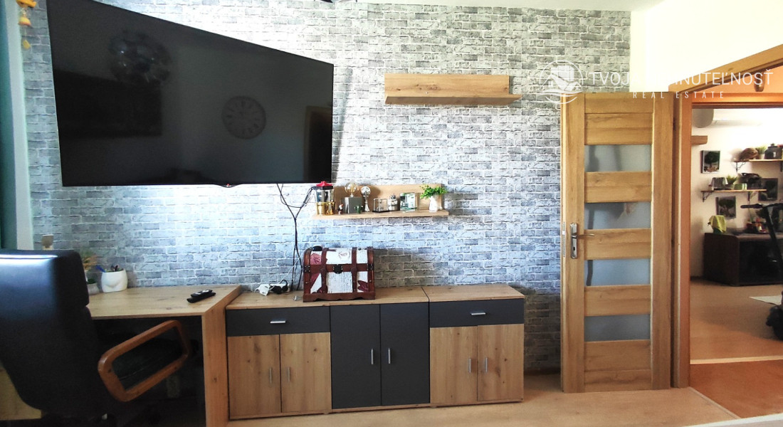 Dizajnovo prepracovaný lukratívny 4 izbový byt Sídlisko 3, klíma, loggia s tieniacimi fóliami