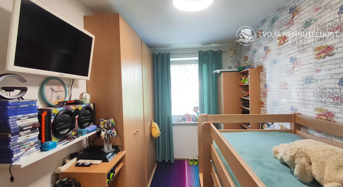 Dizajnovo prepracovaný lukratívny 4 izbový byt Sídlisko 3, klíma, loggia s tieniacimi fóliami