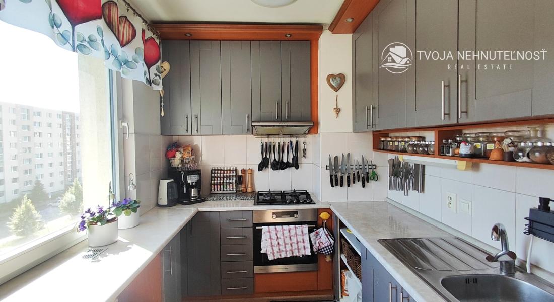 Dizajnovo prepracovaný lukratívny 4 izbový byt Sídlisko 3, klíma, loggia s tieniacimi fóliami