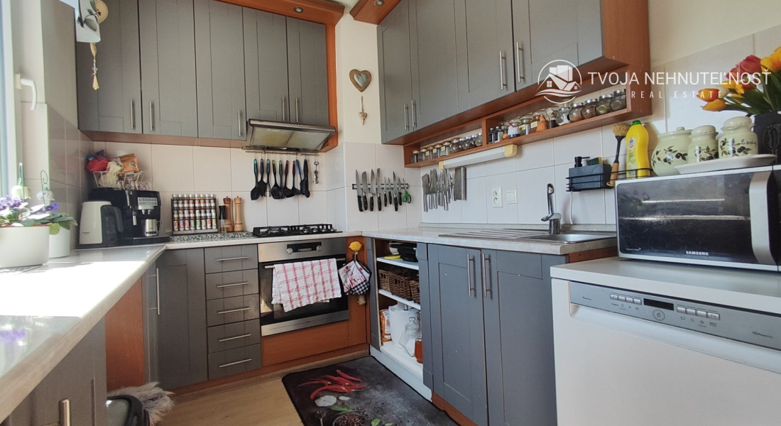 Dizajnovo prepracovaný lukratívny 4 izbový byt Sídlisko 3, klíma, loggia s tieniacimi fóliami