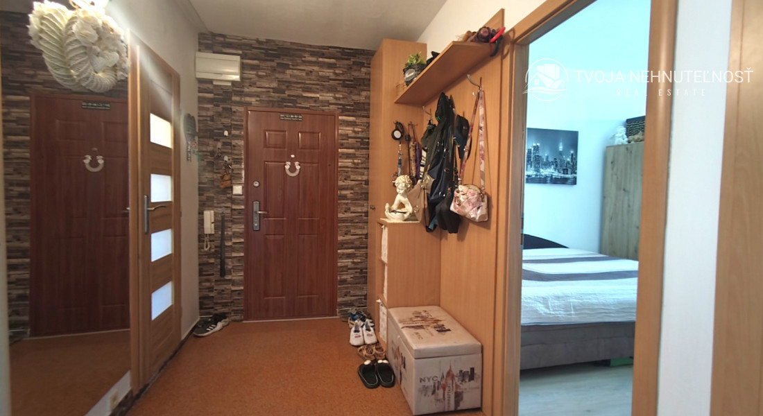 Dizajnovo prepracovaný lukratívny 4 izbový byt Sídlisko 3, klíma, loggia s tieniacimi fóliami